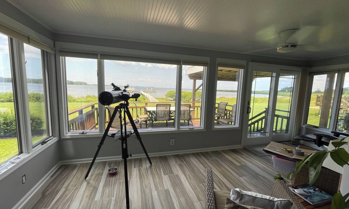 Kent Narrows Condo | Waterfront condo. Completely renovated. Walk to Kent Island's best places