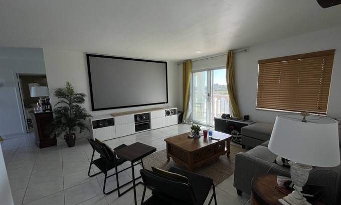 Grand Bahama Yacht Club Condo | Waterfront Condo near Port Lucaya Market, Lucayan Beach, Taino Beach & Resort.
