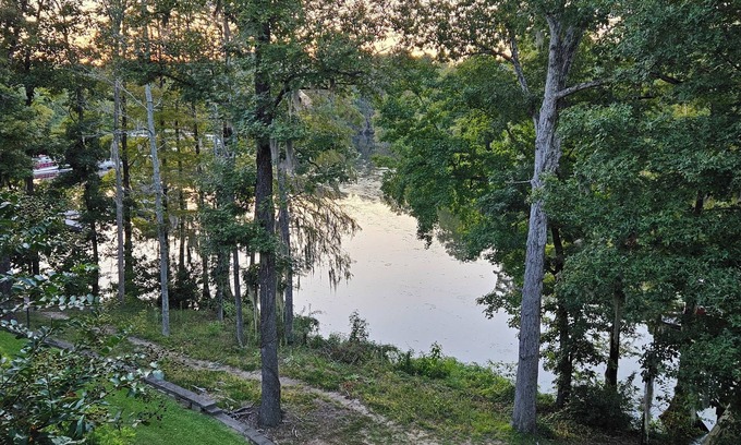 Santee Resort | Waterfront Condo on Lake Marion