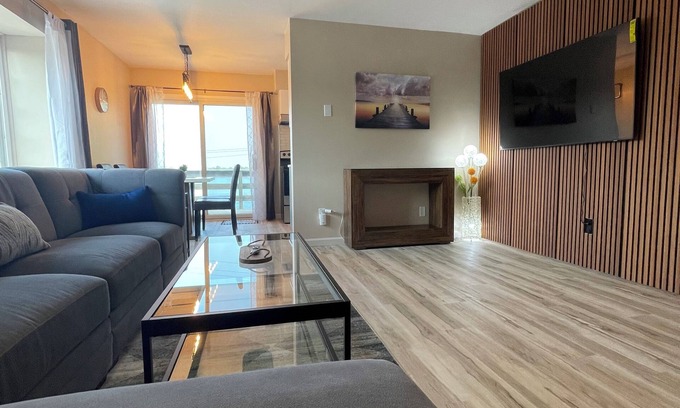 Port Huron Condo | Waterfront condo on the Riverwalk in Port Huron. Newly & Beautifully Renovated