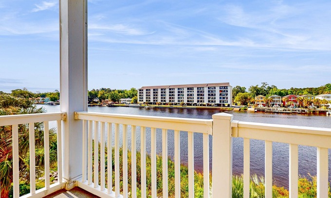 Myrtle Beach Condo | Waterfront condo with pool & private balcony - Golf nearby!