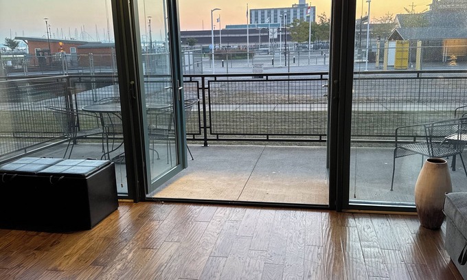 Sandusky Condo | Waterfront Condo with great views of Sandusky Bay & Cedar Point Amusement Park