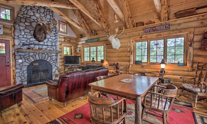 Center Conway House | Waterfront Conway Vacation Rental w/Deck!