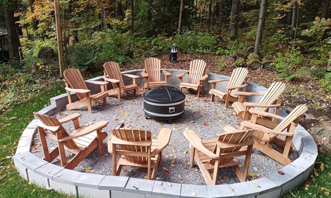 Norland House | Waterfront Cottage w/king bed, hot tub, theatre, gym & more