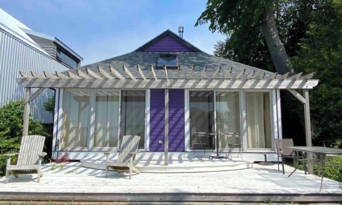 Wellington Cottage | Waterfront cottage in the heart of Wellington
