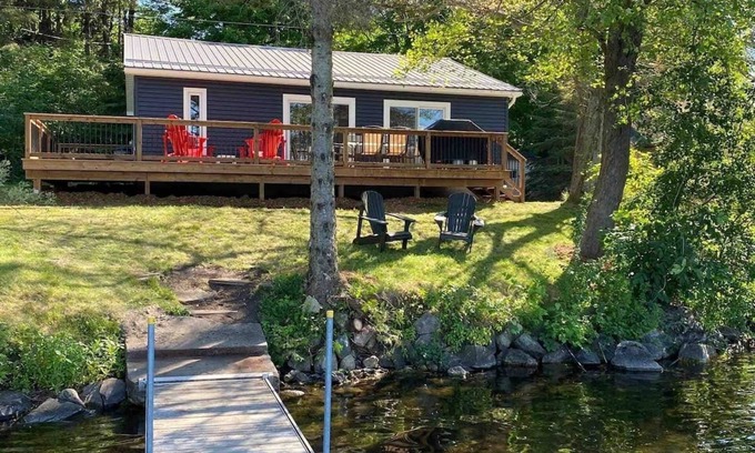 Arden Cottage | Waterfront Cottage | 3 bedroom | 1 bath | sleeps 6 people with Gourmet Kitchen