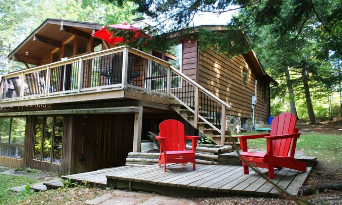 McKellar Cottage | Waterfront Cottage , 5 Bedrooms & Boathouse