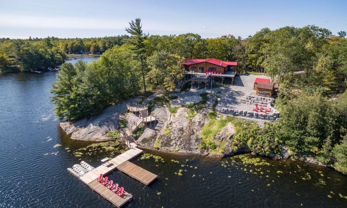 Georgian Bay Cottage | Waterfront Cottage on Georgian Bay near Honey Harbour