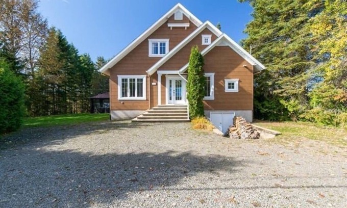 Val-des-Lacs House | Waterfront cottage Lac Quenouille