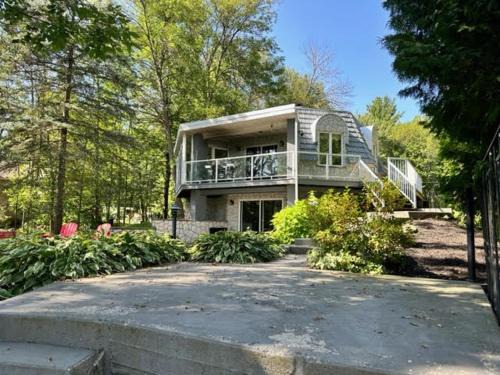 Washago House | Waterfront Cottage in Muskoka