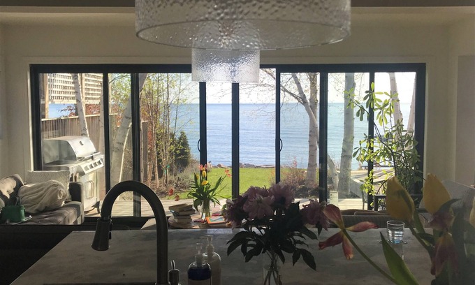 The Blue Mountains Cottage | Waterfront cottage on Georgian Bay in the Blue Mountains on Lora Bay Golf Course