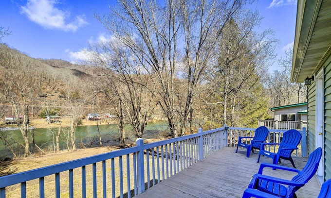 Hinton Cottage | Waterfront Cottage on Greenbrier River!