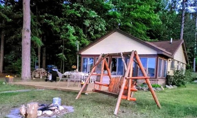Bellaire Cabin | Waterfront Cottage on Lake Bellaire