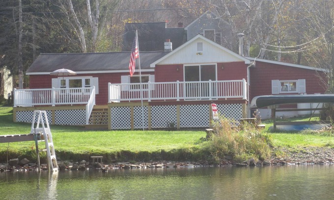 Maryland Cottage | Waterfront Cottage On Goodyear Lake