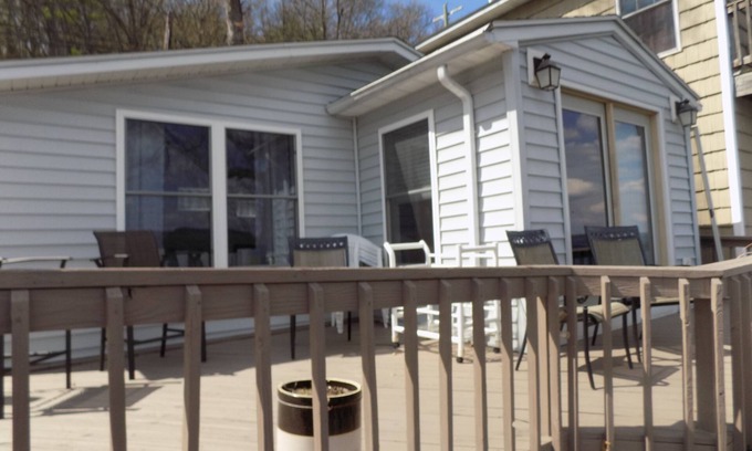 Hammondsport Cottage | Waterfront Cottage with moorage on Keuka Lake