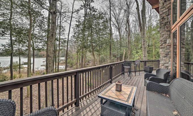 Heathsville House | Waterfront Cottage w/Fishing Dock & Fireplace!