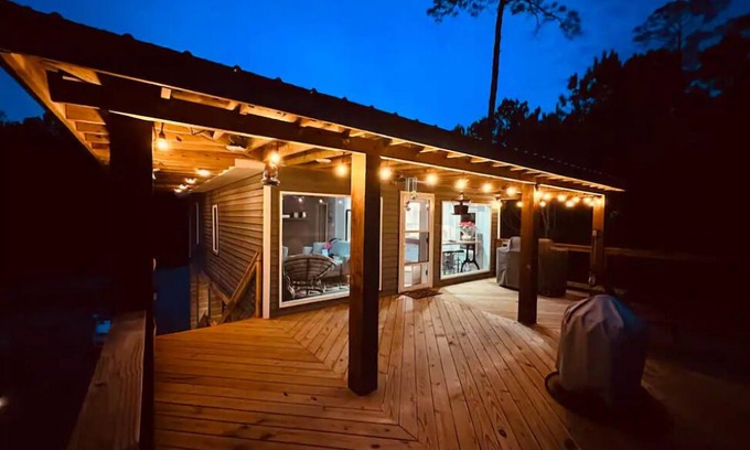 Shoreline Park House | Waterfront Cozy Unit Bay St Louis/kayaks &dock