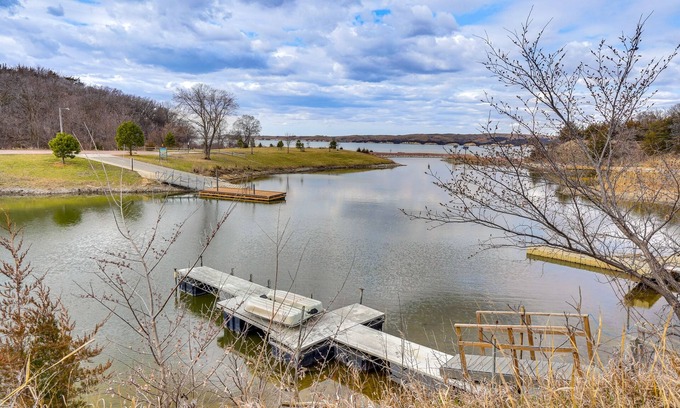 Crofton Cabin | Waterfront Crofton Cabin - Boat Dock & Fire Pit!