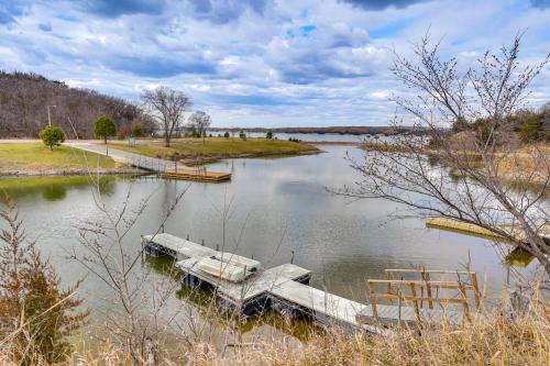 Crofton House | Waterfront Crofton Cabin - Boat Dock and Fire Pit!