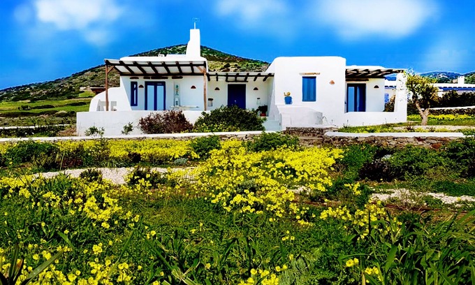 Antiparos House | WATERFRONT CYCLADES HOME W/STUNNING SEASIDE & ROLLING MOUNTAIN VIEWS!n