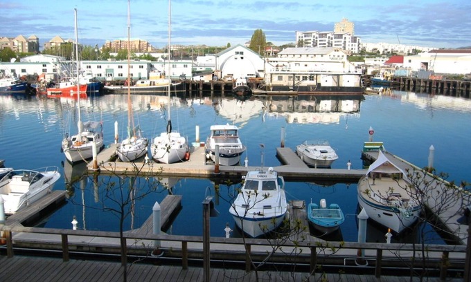 Downtown Victoria Condo | WATERFRONT DNTN LUX , WEST BALCONY, A/C, KING BDRM, FAB VIEWS - 90 day minimum