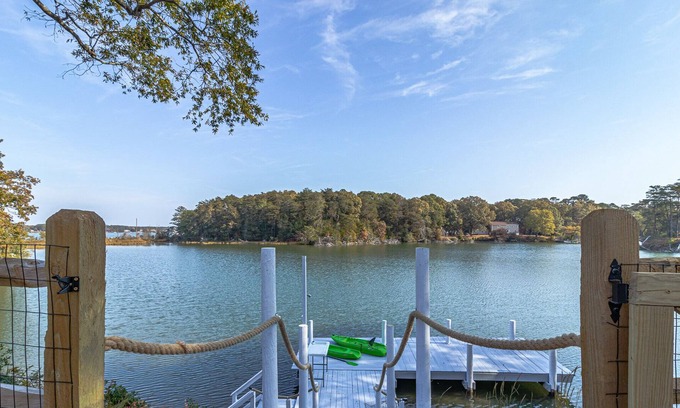 Reedville House | Waterfront dog-friendly 1-story w/ fenced yard, rec room, dock @Little Wicomico