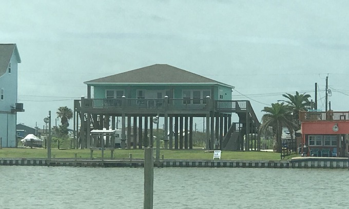 Cedar Lane House | Waterfront dream house on the inter-coastal