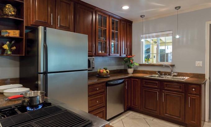 Upper Lake Cabin | Waterfront Executive Suite - The Lodge At Blue Lakes