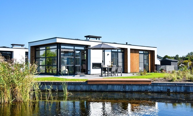 Loosdrecht House | Waterfront Family Retreat