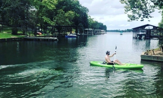 Lakeland House | Waterfront! Firepit~3 King bedrms~playroom~kayaks~near restaurants