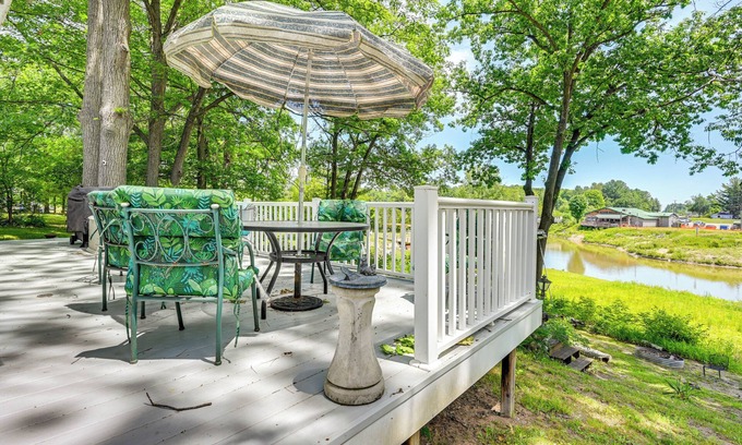Gladwin House | Waterfront Gladwin Home w/Deck + Fire Pit!