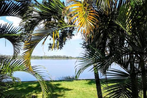 Polk City House | Waterfront Glamping Near Orlando
