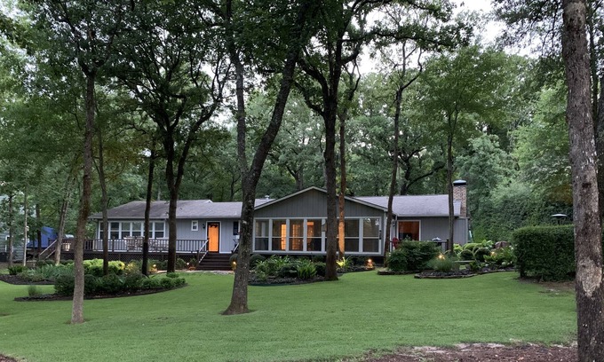 Holly Lake Ranch House | Waterfront, golf course home with resort amenities, 3 bedroom, 3 bath, sleeps 8.