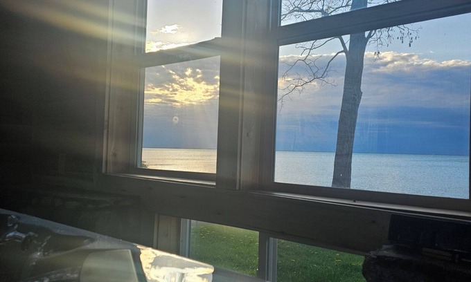 Abrams House | Waterfront Green Bay/Door County 3BR