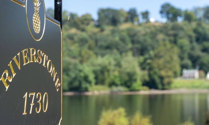 Bridgeton Townshp House | Waterfront Guest House Bed & Breakfast on the Delaware River in Bucks County