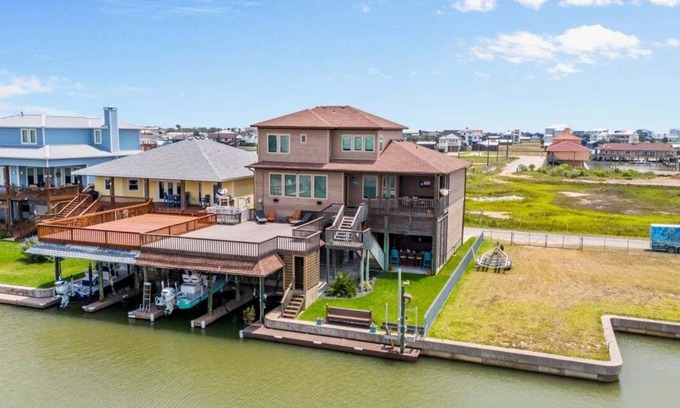 Port O Connor House | WATERFRONT Gumina Paradise
