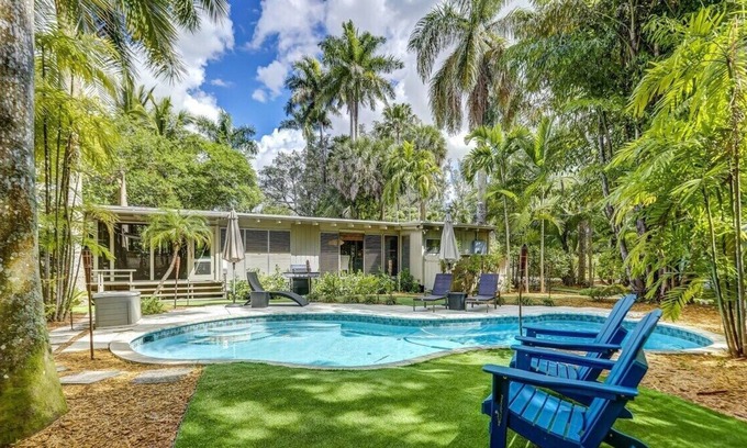 Sailboat Bend House | Waterfront ~ Heated Pool ~ Private cul-de-sac