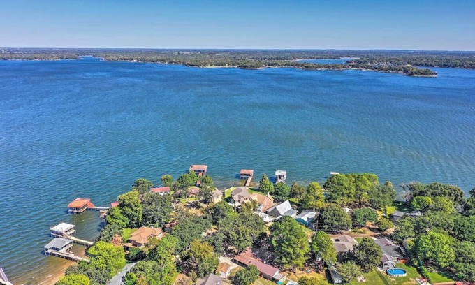 Cedar Creek Reservoir House | Waterfront Hilltop Escape, Modern New Construction Ready for Family Fun