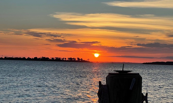 Fishing Creek House | Waterfront Historic "Old Bank" on Hoopers Island