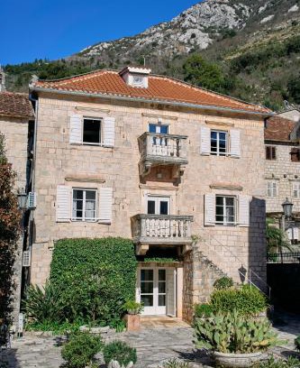 Perast Villa | Waterfront Historical Villa Perast