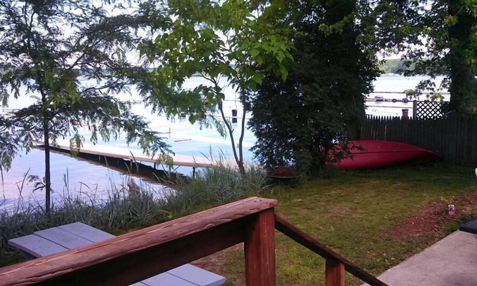 Saratoga Springs House | Waterfront home quiet lake community with in minutes to local activities