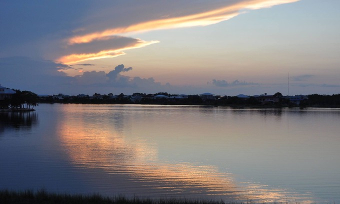 Crawfordville House | WATERFRONT Home - Dolphins, Sunsets, Fishing, Kayaks, Canoe, Wildlife