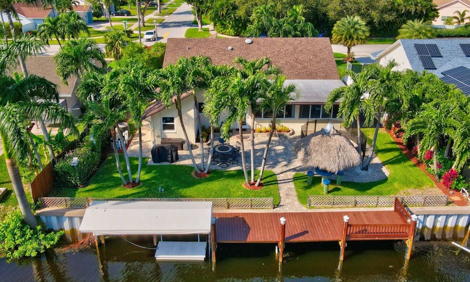 Delray Beach House | Waterfront Home! Gulf Stream with Kayaks