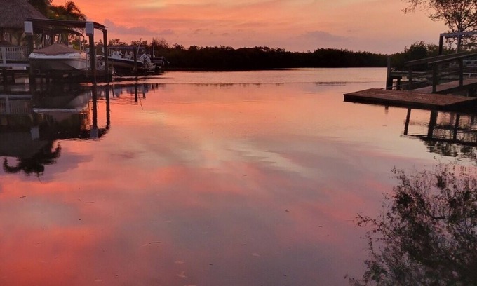 Tampa House | Waterfront Home in Beautiful Nature Preserve; Kayaks, Hot Tub,Fire Pit, Pets ok!