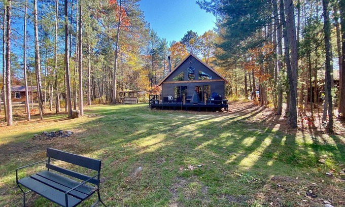 Elcho Cabin | Waterfront Home On Beautiful Lower Post Lake