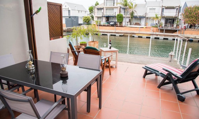 Waterfront House | Waterfront - home on the Quays