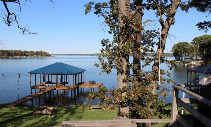 Chandler House | Waterfront Home! Relax & Enjoy the Serenity of Lake Palestine. n
