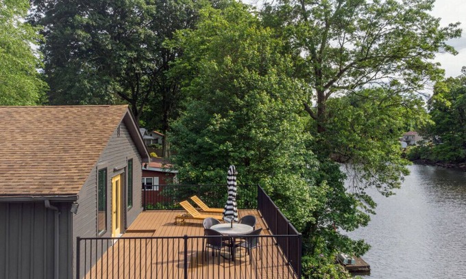 Mount Marion House | Waterfront Home w/Hot Tub and Fireplace on Esopus Creek