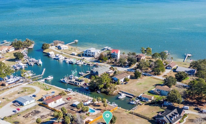 Sneads Ferry House | Waterfront Home with Private Dock- Sneads Ferry