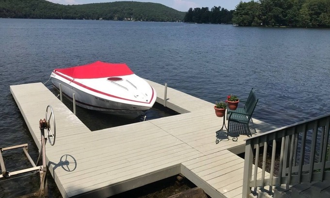 Poultney House | Waterfront home with spectacular sunsets!